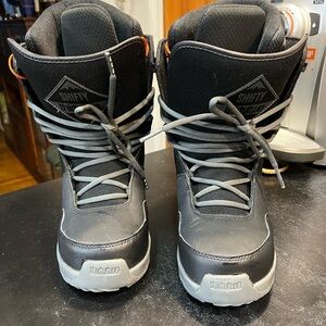 Thirtytwo Shifty Black and Grey Snow Boots